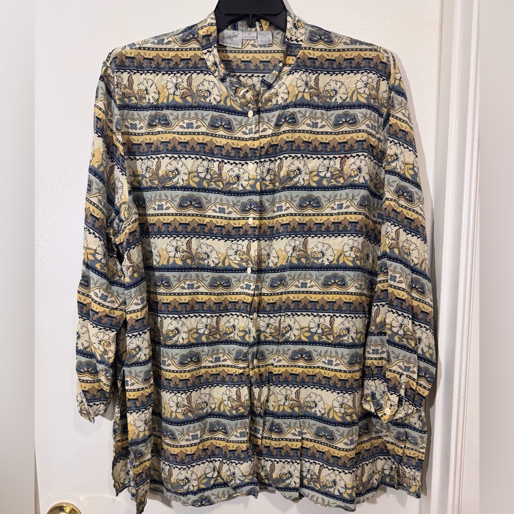 Jacqueline Ferrar Women's Patterned Button Down Shirt in Blue and Tan